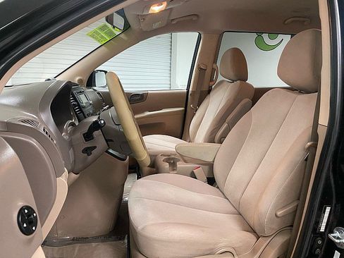 Used 2010 Kia Sedona LX image 8