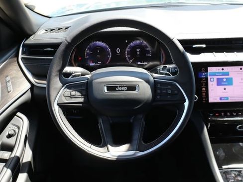 New 2026 Jeep Grand Cherokee L Limited AWD/4WD image 16