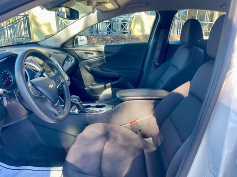 Used 2023 Chevrolet Malibu LT image 9