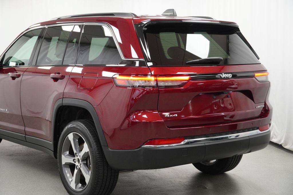 Certified 2025 Jeep Grand Cherokee Limited AWD/4WD image 25