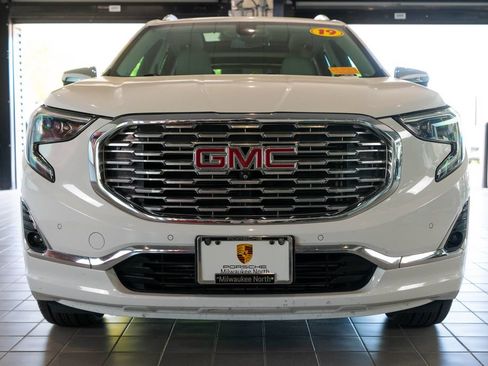 Used 2019 GMC Terrain Denali w/ Advanced Safety Package AWD/4WD image 2