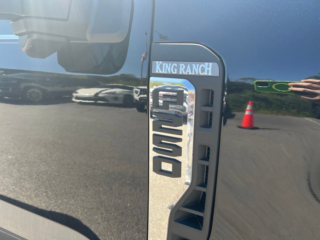 Used 2026 Ford F250 King Ranch AWD/4WD image 3