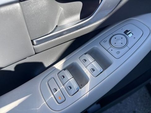 Certified 2023 Hyundai Sonata SEL w/ Convenience Package image 9