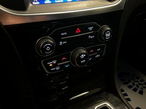 Used 2021 Chrysler 300 Touring L RWD image 13