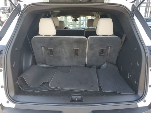 Used 2022 Chevrolet Traverse LS image 8