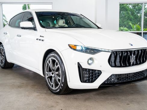 Used 2022 Maserati Levante Modena image 4