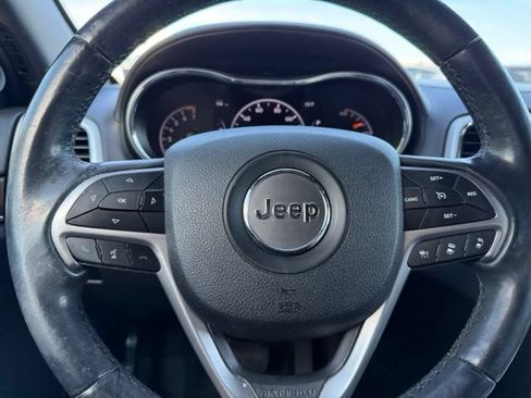 Used 2018 Jeep Grand Cherokee Limited AWD/4WD image 27