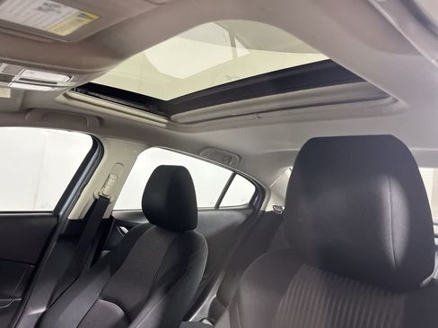 Used 2016 MAZDA MAZDA3 i Touring FWD image 24
