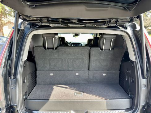 Used 2017 Cadillac Escalade Luxury image 18