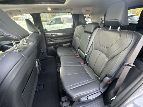 New 2026 INFINITI QX60 Luxe w/ Cargo Package image 13