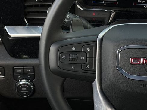 Used 2025 GMC Sierra 1500 SLT AWD/4WD image 17