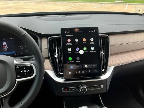 New 2026 Volvo XC90 B6 Plus w/ Protection Package Premier image 21