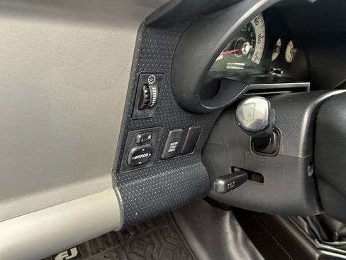 Used 2007 Toyota FJ Cruiser 4WD image 28