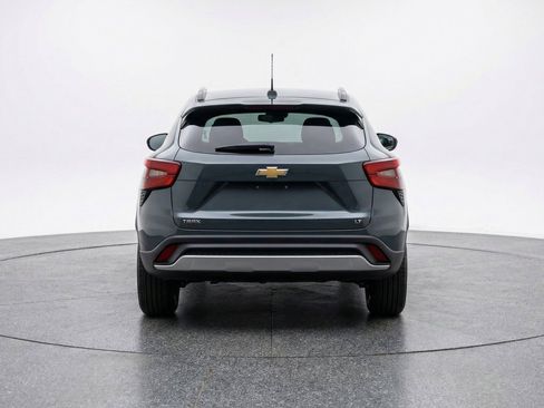Used 2025 Chevrolet Trax LT FWD image 7