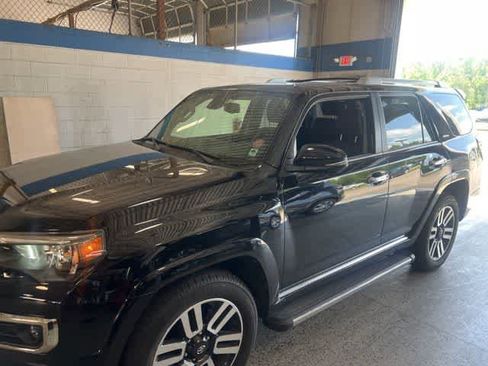 Used 2022 Toyota 4Runner Limited AWD/4WD image 11