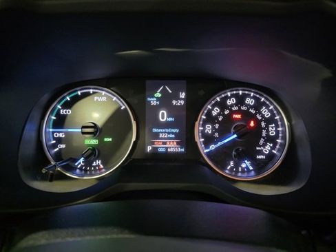 Used 2020 Toyota RAV4 XLE w/ Convenience Package image 18