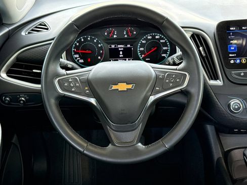 Used 2025 Chevrolet Malibu RS FWD image 21