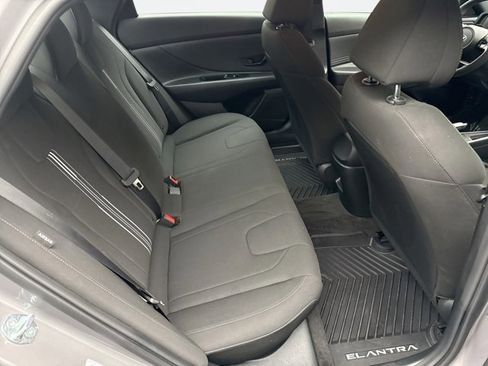 Used 2025 Hyundai Elantra Sport image 18