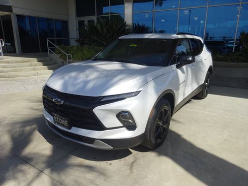 Certified 2024 Chevrolet Blazer LT w/ Convenience Package AWD/4WD image 3