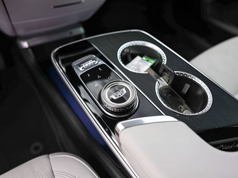 Certified 2024 Cadillac Lyriq Luxury RWD image 17