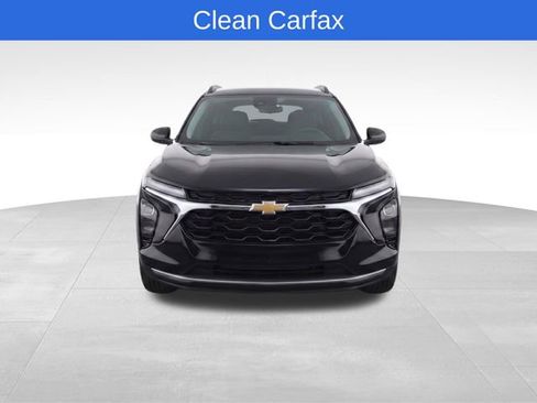Used 2025 Chevrolet Trax LT w/ LT Convenience Package FWD image 5