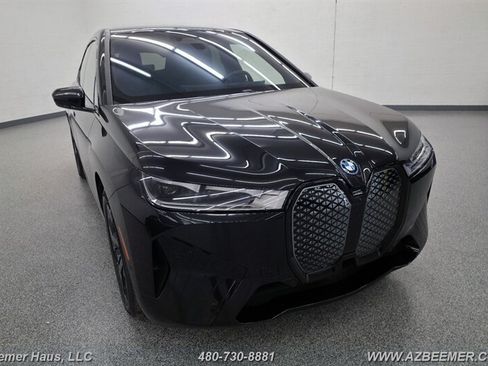 Used 2024 BMW iX xDrive50 w/ Sport Package AWD/4WD image 13