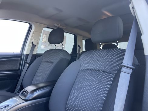 Used 2018 Dodge Journey SE w/ Blacktop Package image 17