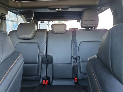 Used 2023 Ford Bronco Badlands w/ Sasquatch Package image 37