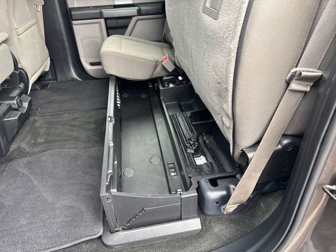 Used 2017 Ford F250 XLT w/ XLT Premium Package AWD/4WD image 39