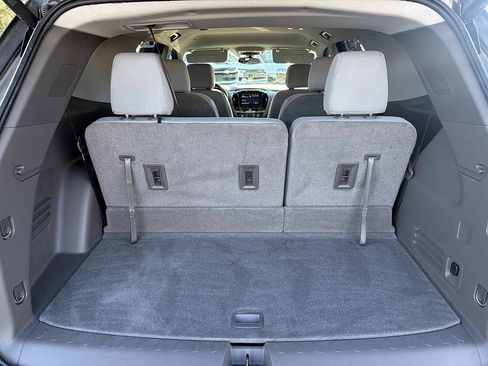 Used 2020 Chevrolet Traverse LT image 12