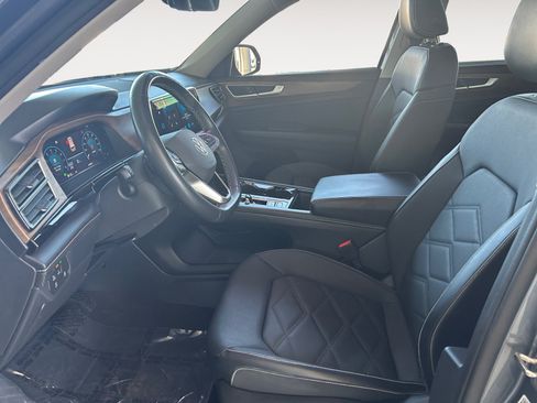 Used 2024 Volkswagen Atlas SE FWD image 19