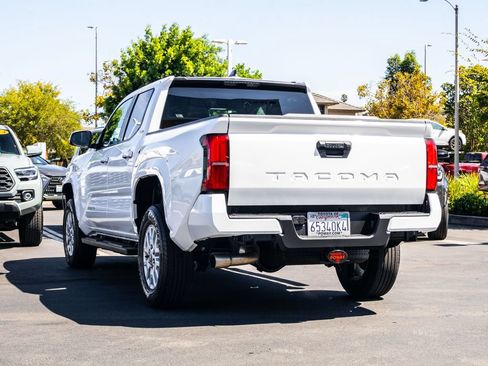 Used 2026 Toyota Tacoma SR5 RWD image 8