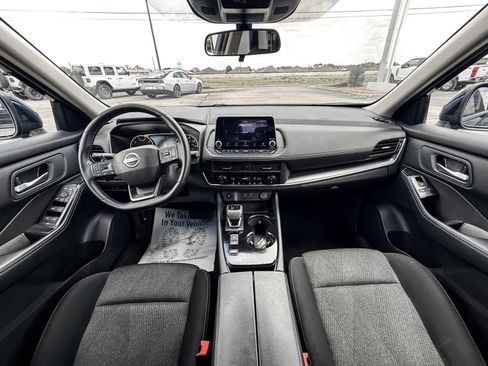Used 2025 Nissan Rogue SV FWD image 14