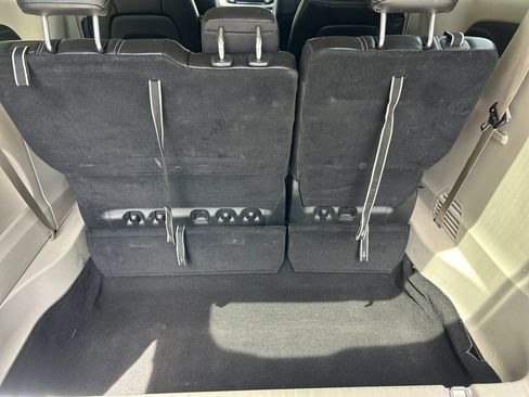 Used 2023 Chrysler Pacifica Touring-L FWD image 18