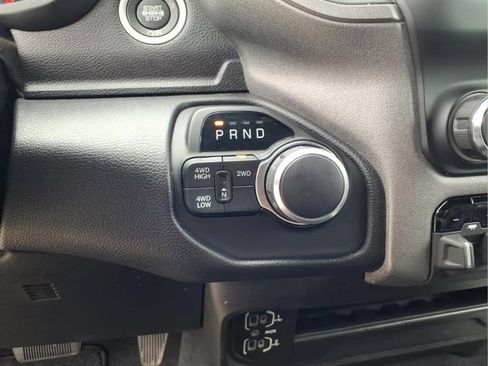 Used 2024 RAM 2500 Tradesman w/ Chrome Appearance Group AWD/4WD image 19