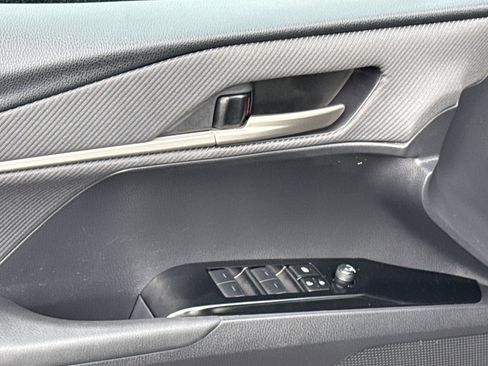 Used 2025 Toyota Camry SE image 6