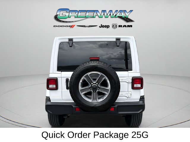 Used 2022 Jeep Wrangler Unlimited Sahara w/ Cold Weather Group AWD/4WD image 4