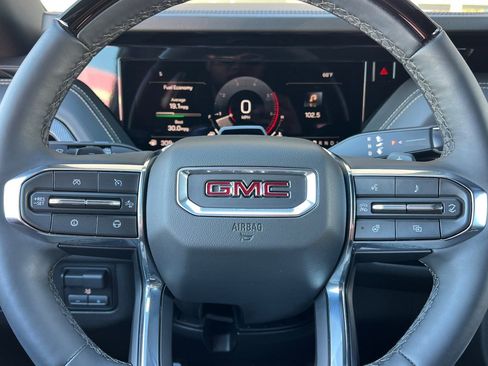 Used 2025 GMC Yukon XL Elevation image 34