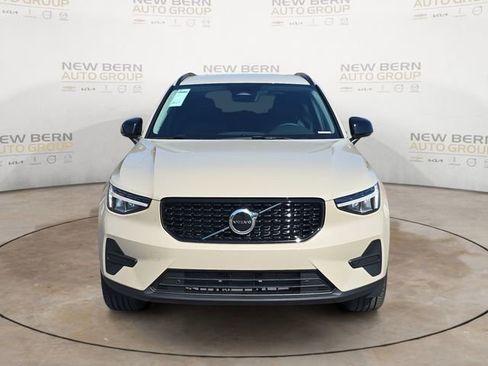 New 2026 Volvo XC40 B5 Core AWD/4WD image 8