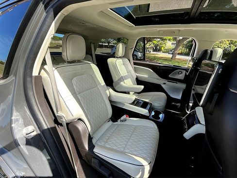 Used 2022 Lincoln Aviator Black Label w/ Dynamic Handling Package image 29