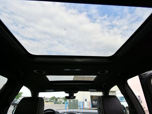 Used 2023 Chevrolet Traverse Premier w/ Redline Edition AWD/4WD image 20