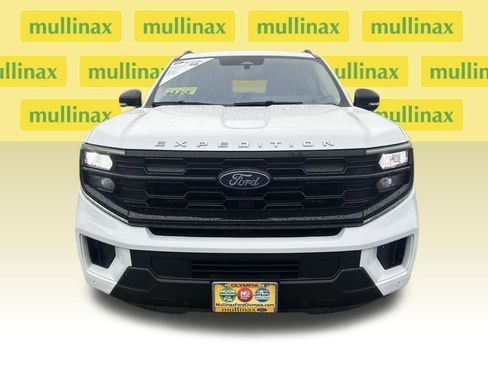 Certified 2025 Ford Expedition Active image 16
