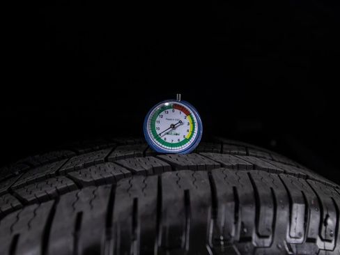 Used 2023 Lexus GX 460 Premium w/ Premium Package image 53