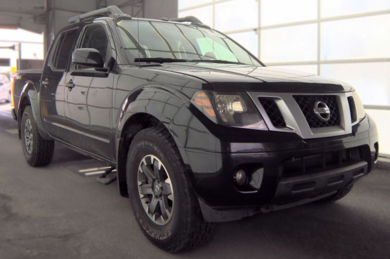 Used 2020 Nissan Frontier PRO-4X w/ Pro-4x Utility Package AWD/4WD image 1