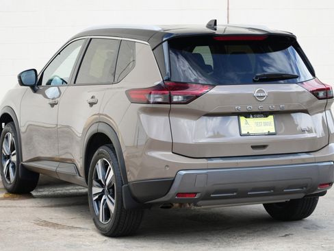 Used 2024 Nissan Rogue SL w/ SL Premium Package FWD image 50