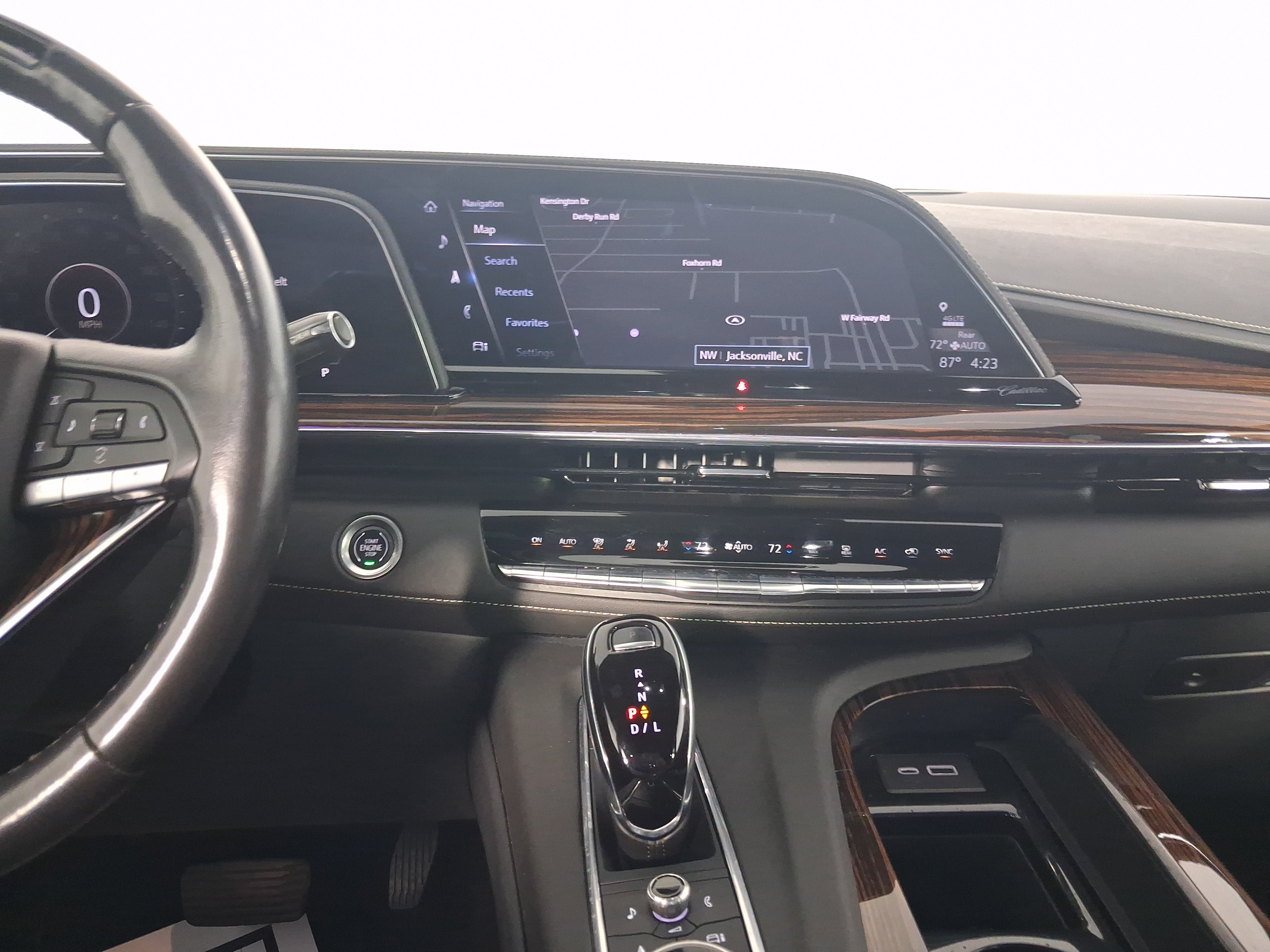 Used 2022 Cadillac Escalade Premium Luxury AWD/4WD image 31