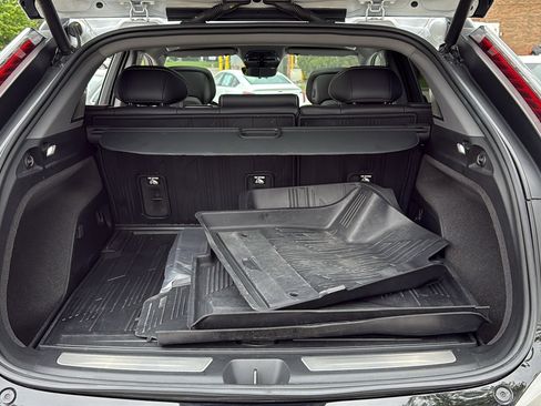 Certified 2025 Cadillac Optiq Luxury 2 w/ LPO, Floor Liner Package AWD/4WD image 32