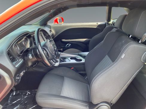 Used 2022 Dodge Challenger GT RWD image 9