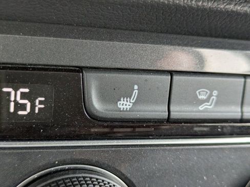 Certified 2021 Volkswagen Tiguan S image 22