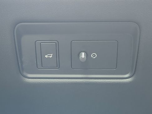 Used 2020 Land Rover Range Rover HSE image 19